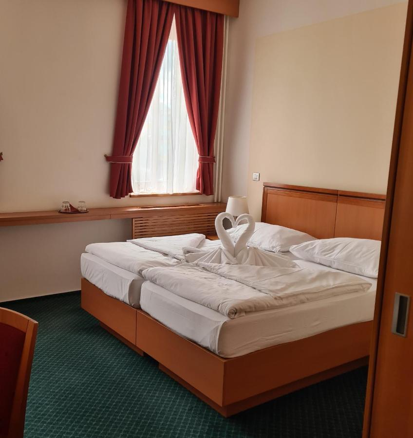 Hotel Slovan Comfort Jeseník Buitenkant foto