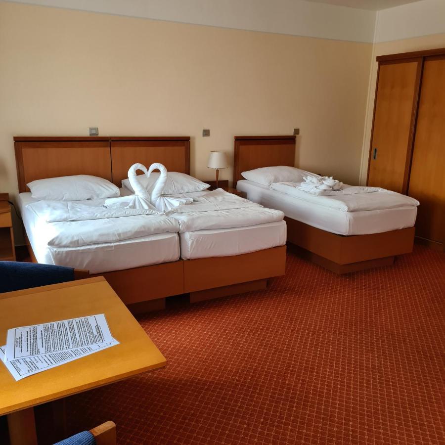 Hotel Slovan Comfort Jeseník Buitenkant foto