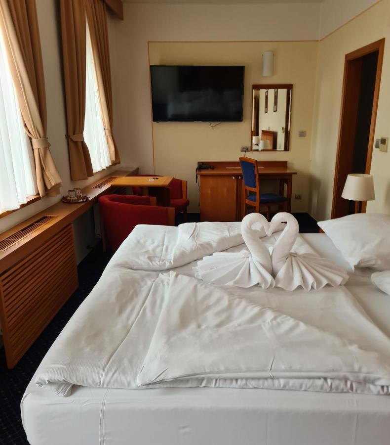 Hotel Slovan Comfort Jeseník Buitenkant foto
