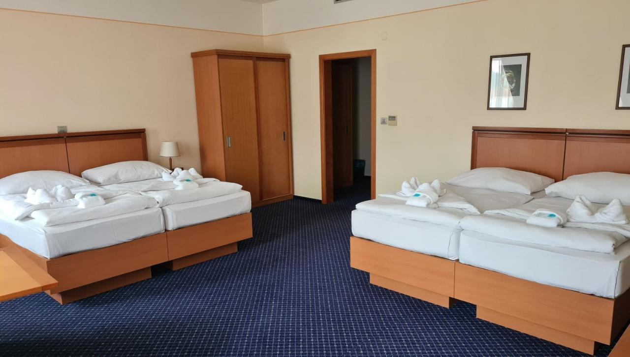 Hotel Slovan Comfort Jeseník Buitenkant foto