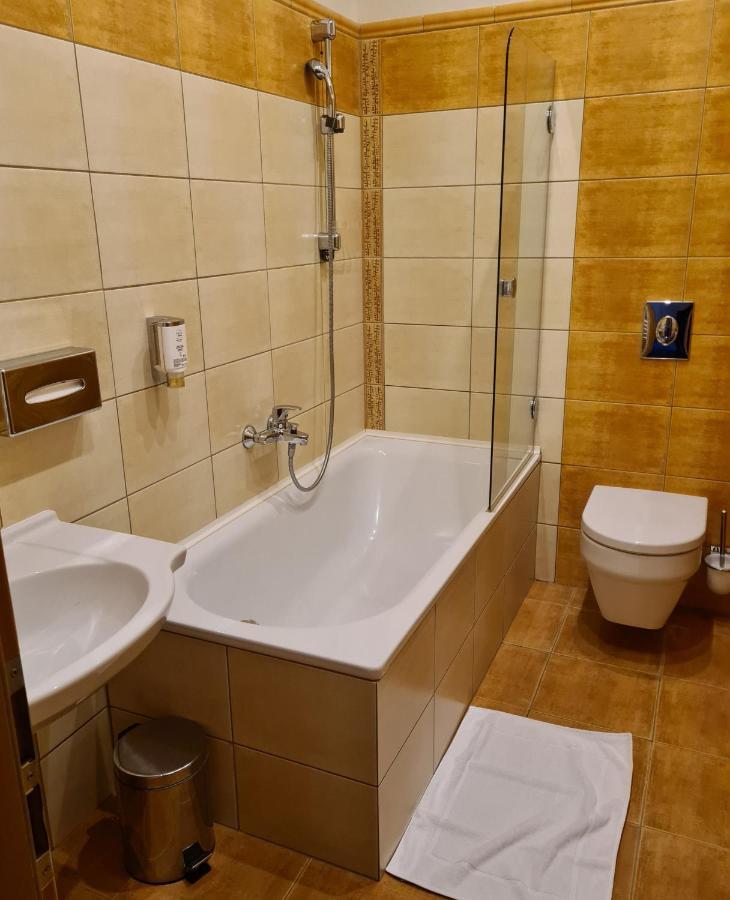 Hotel Slovan Comfort Jeseník Buitenkant foto