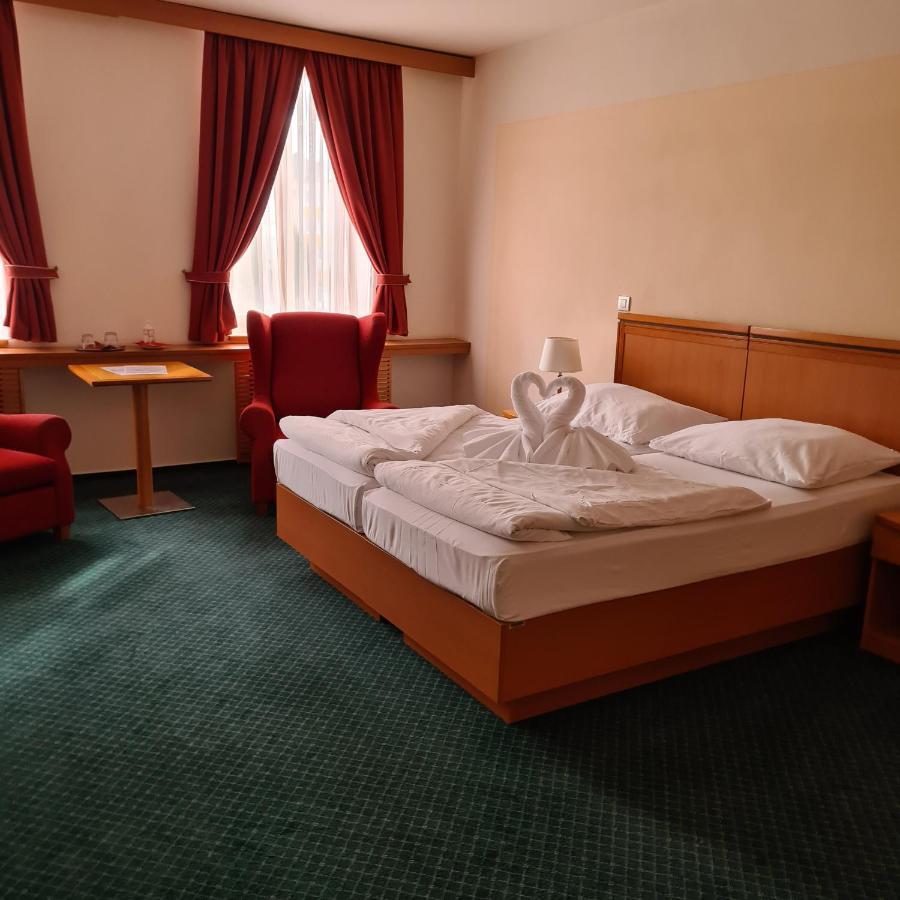 Hotel Slovan Comfort Jeseník Buitenkant foto