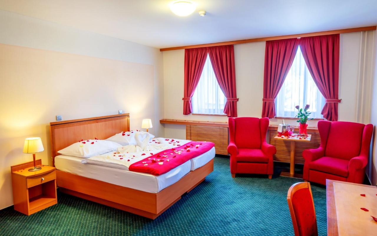 Hotel Slovan Comfort Jeseník Buitenkant foto
